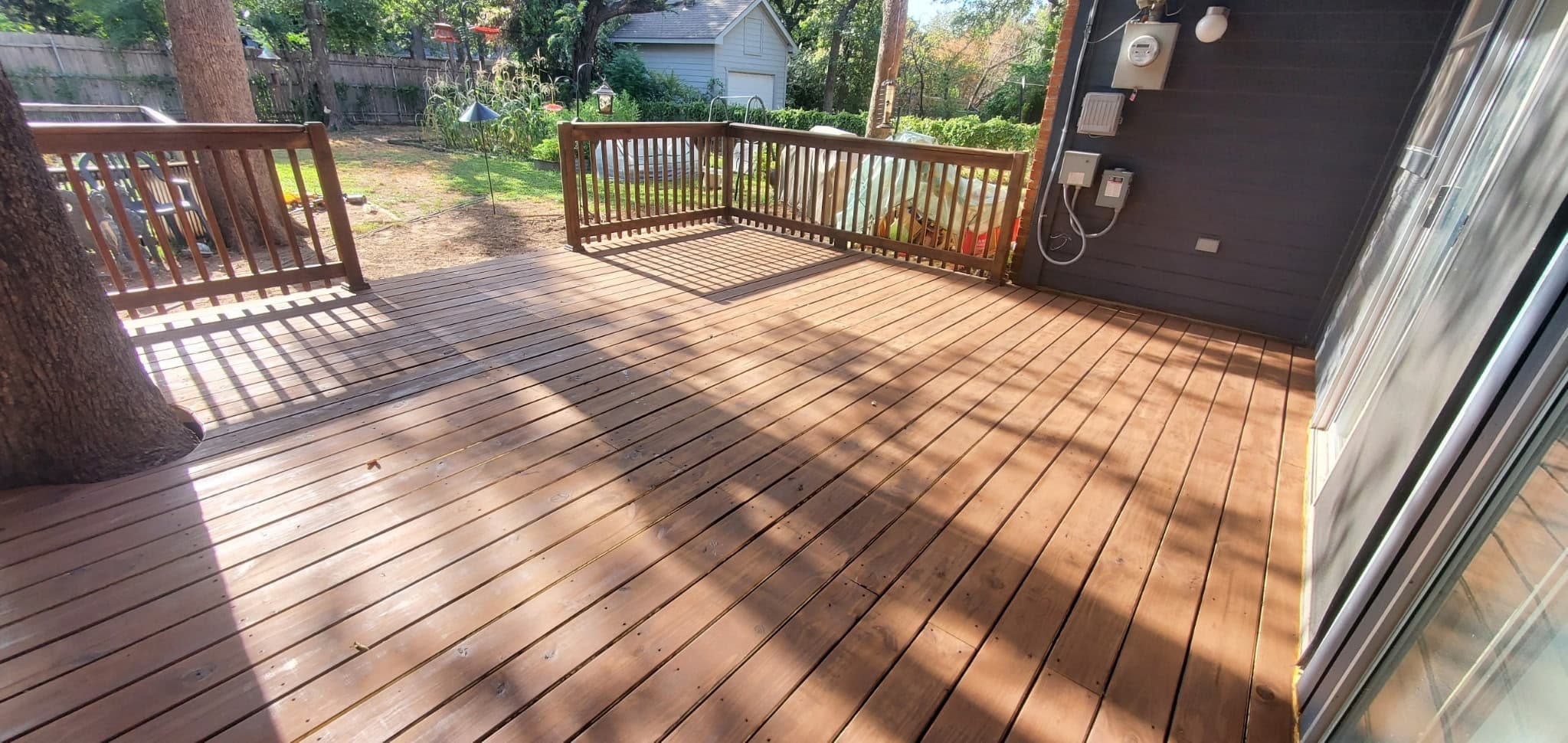 Tree-Wrap Deck Bench — photo 3